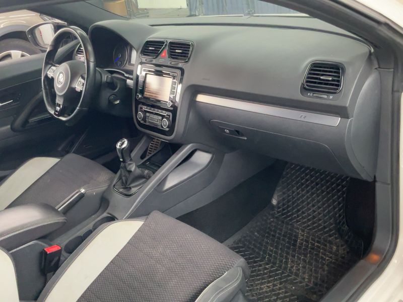 Volkswagen Scirocco 2.0 TSI R — zdjęcie 12