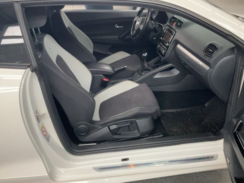 Volkswagen Scirocco 2.0 TSI R — zdjęcie 11