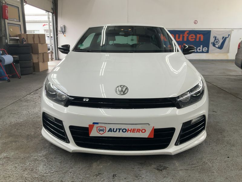 Volkswagen Scirocco 2.0 TSI R — zdjęcie 9