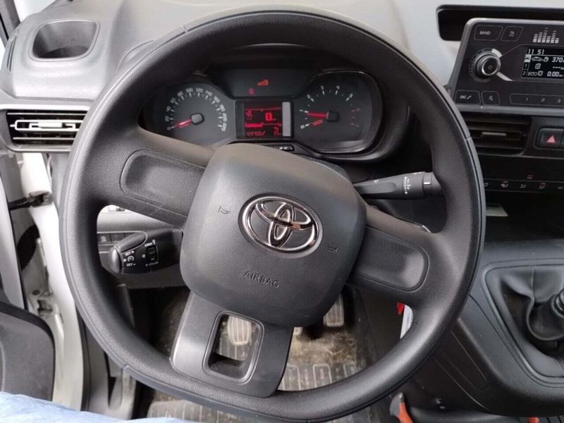 Toyota ProAce City 1.5 D-4D L1 Comfort — zdjęcie 7