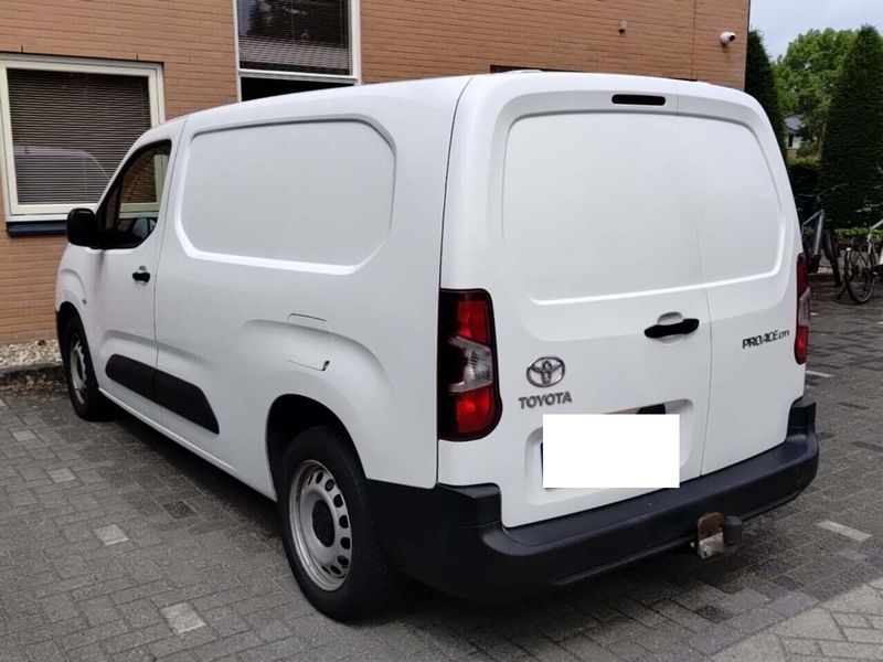 Toyota ProAce City 1.5 D-4D L1 Comfort — zdjęcie 2