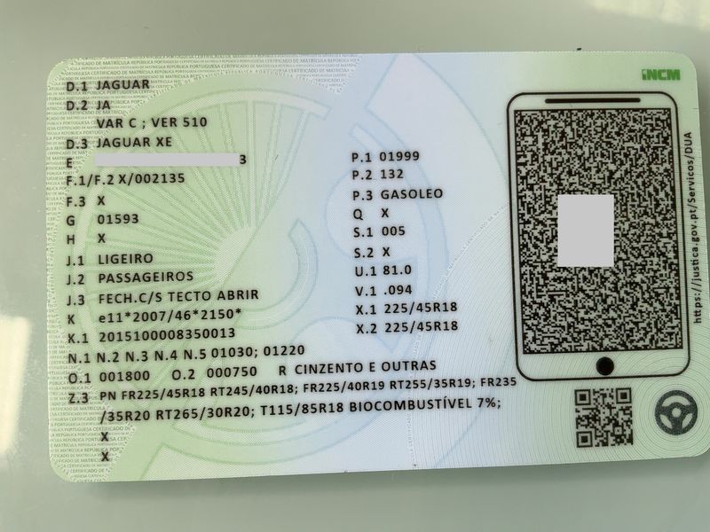 Jaguar XE 20d Prestige — zdjęcie 16