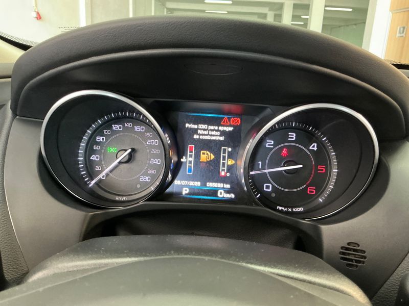 Jaguar XE 20d Prestige — zdjęcie 13
