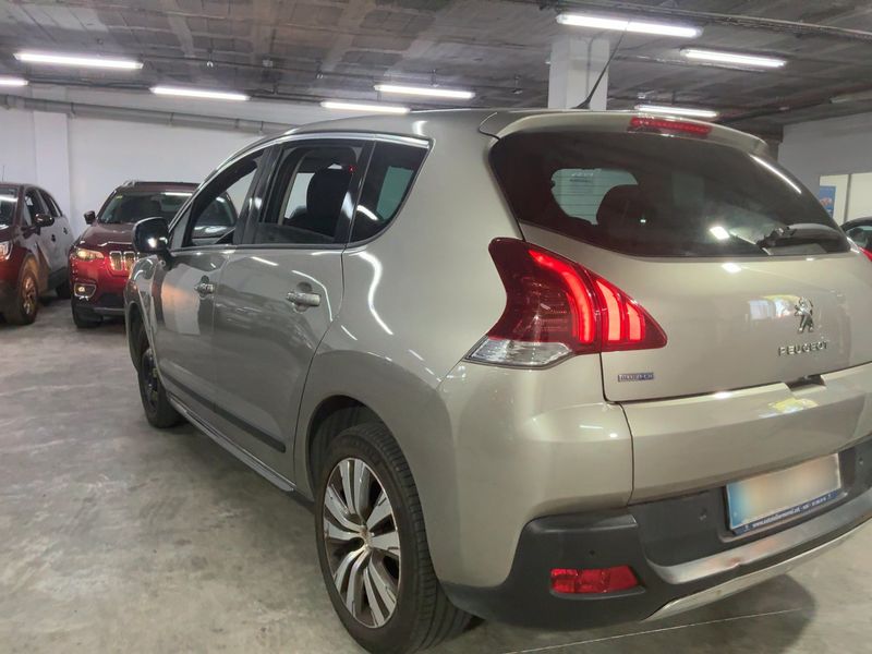 Peugeot 3008 1.6 Blue-HDi Style — zdjęcie 3