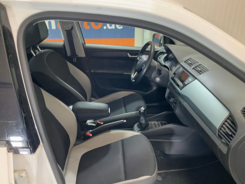 Skoda Fabia 1.0 TSI Ambition — zdjęcie 11