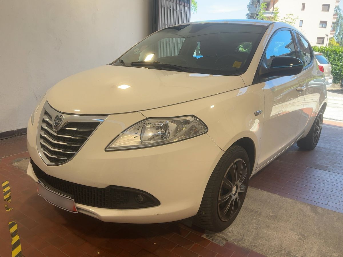 Lancia Ypsilon 2014