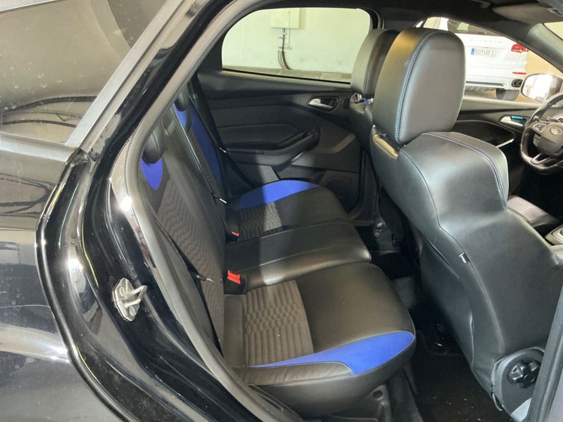 Ford Focus 2.0 EcoBoost ST 2018 – снимка 28