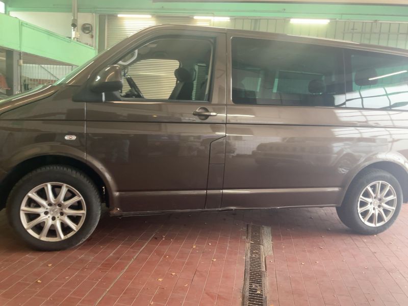 Volkswagen T5 Multivan 2.0 TDI Comfortline 4Motion — zdjęcie 4