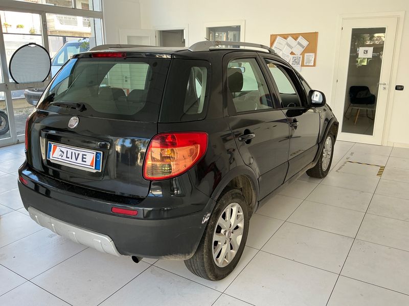 Fiat Sedici 2.0 JTDM Multijet Emotion 4x4 — zdjęcie 2