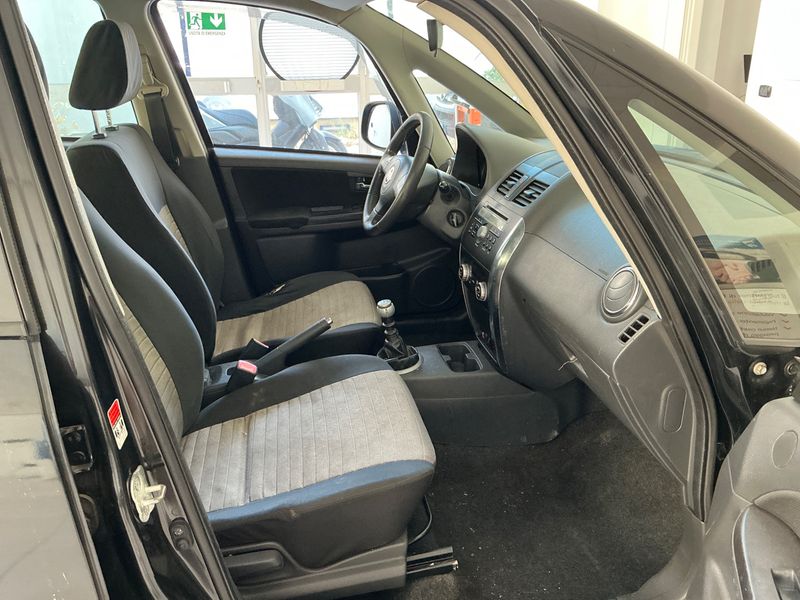 Fiat Sedici 2.0 JTDM Multijet Emotion 4x4 — zdjęcie 3