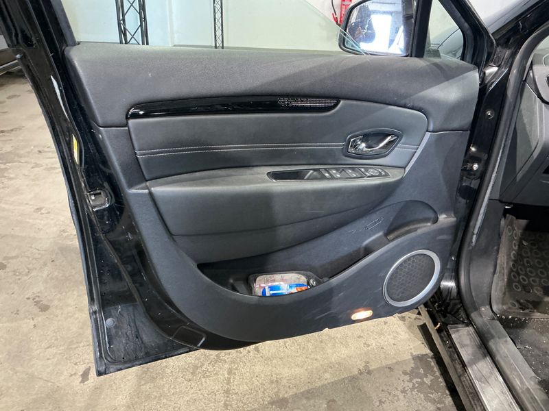 Renault Scenic 2.0 Dynamique 2012 – снимка 35