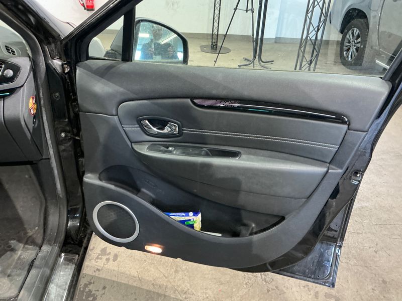 Renault Scenic 2.0 Dynamique 2012 – снимка 30