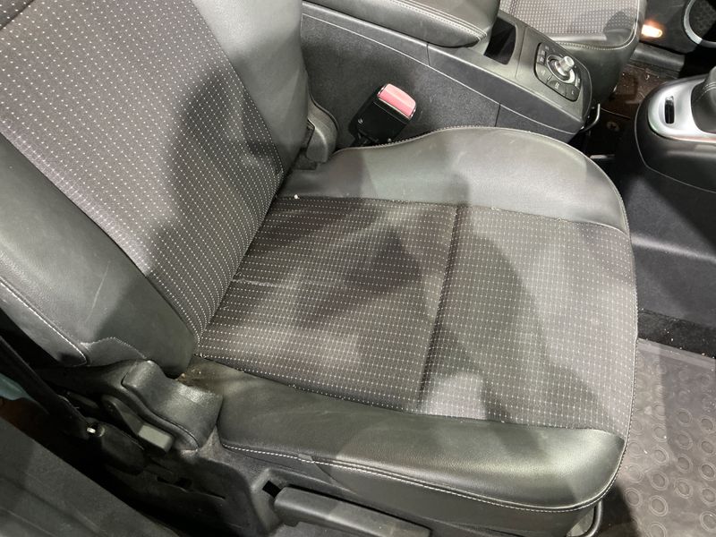 Renault Scenic 2.0 Dynamique 2012 – снимка 32