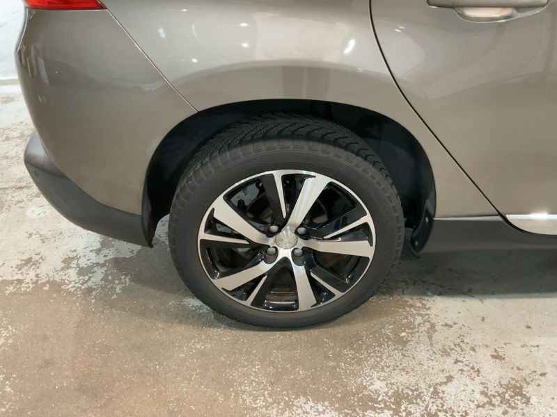 Peugeot 2008 1.2 PureTech Active 2016 – снимка 9