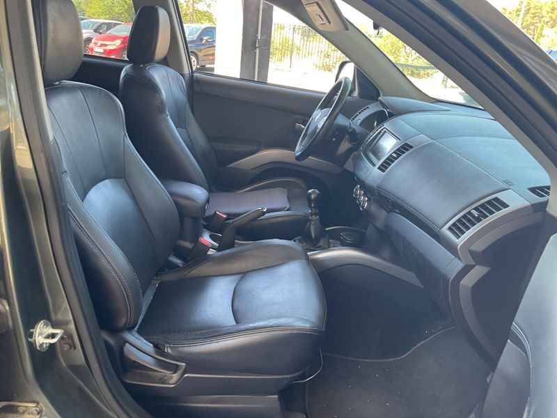 Citroen C-Crosser 2.2 HDi Exclusive — zdjęcie 3