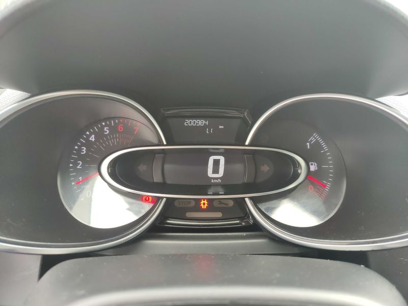Renault Clio 0.9 Limited — zdjęcie 12