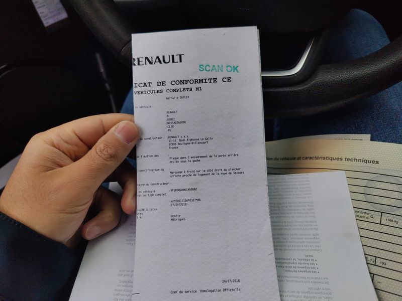 Renault Clio 0.9 Limited — zdjęcie 17