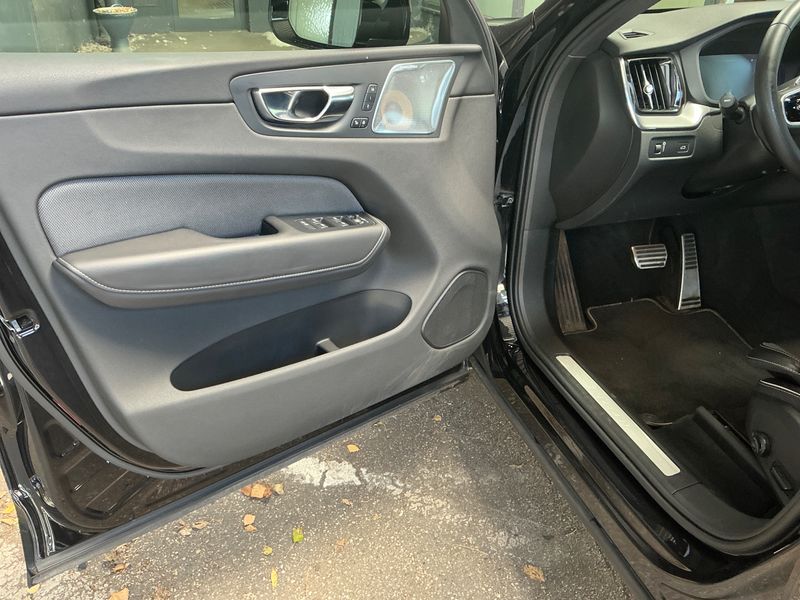 Volvo XC60 2.0 T6 R-Design AWD 2019 – снимка 27