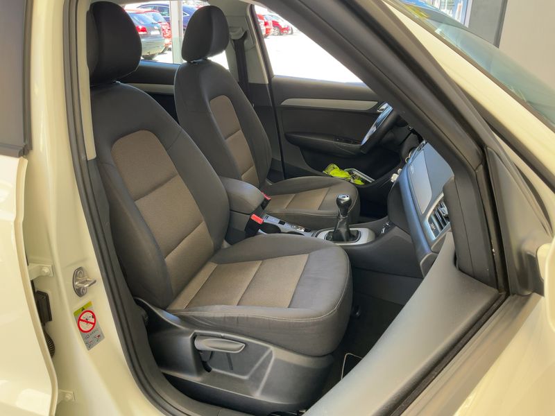 Audi Q3 2.0 TDI Advance — zdjęcie 11