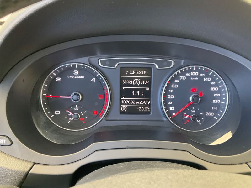 Audi Q3 2.0 TDI Advance — zdjęcie 13