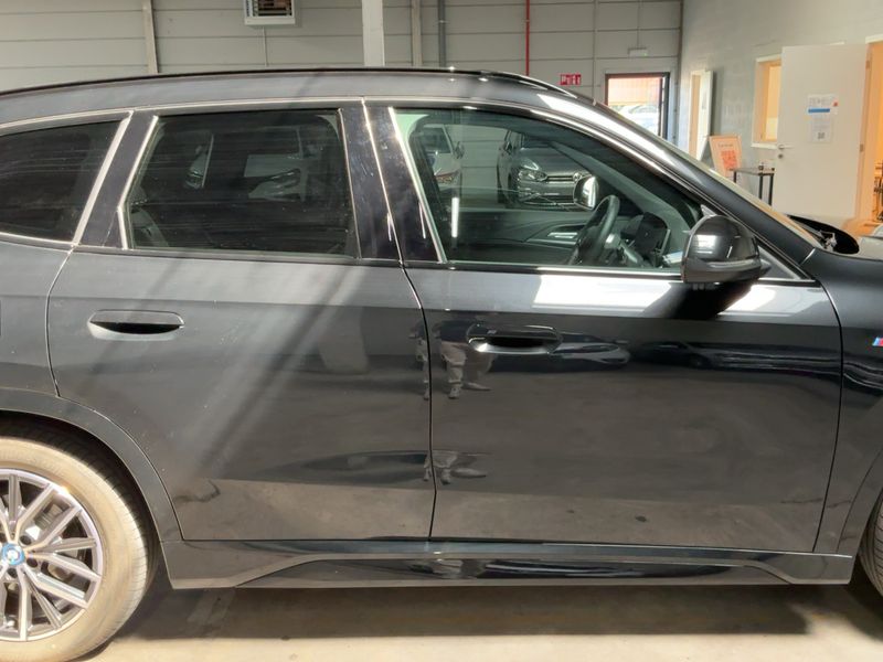 BMW iX1 xDrive 30 M Sport — zdjęcie 7