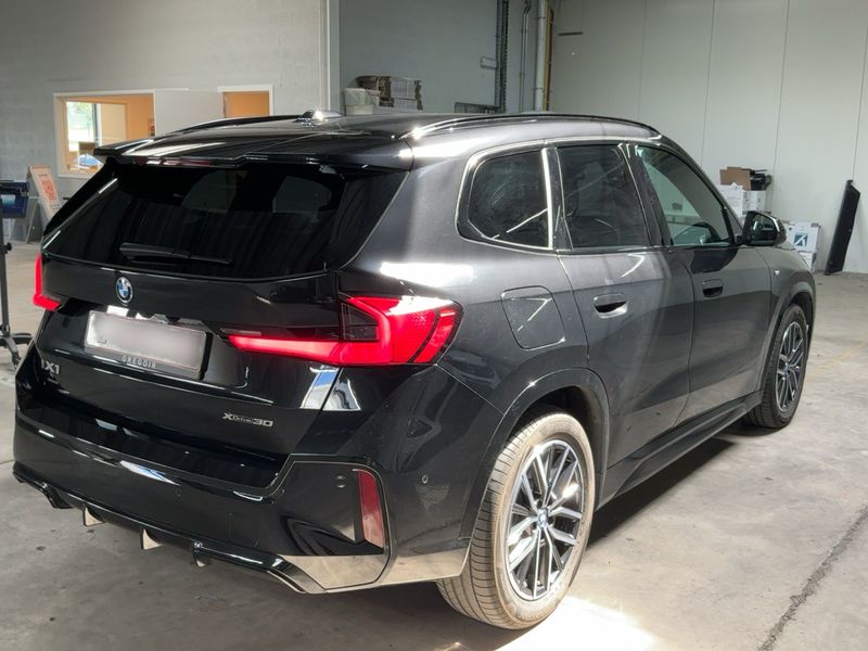 BMW iX1 xDrive 30 M Sport — zdjęcie 6