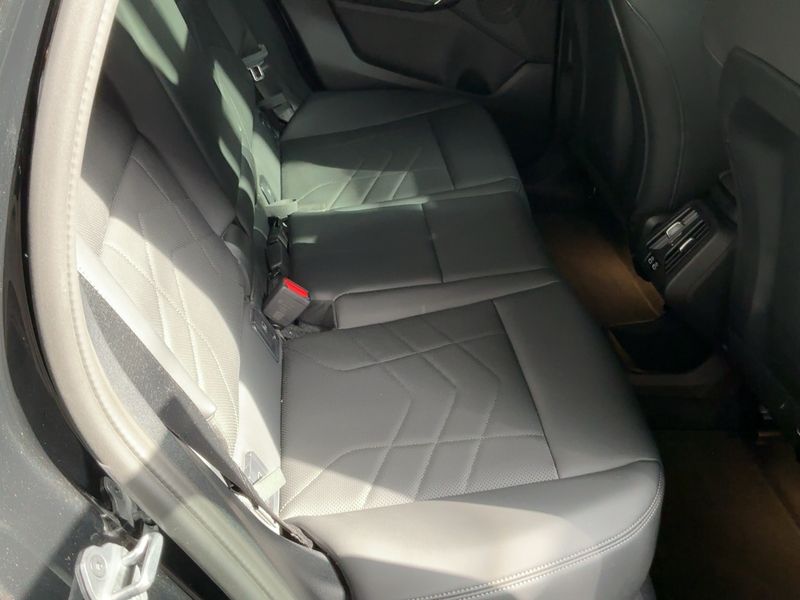 BMW iX1 xDrive 30 M Sport — zdjęcie 14