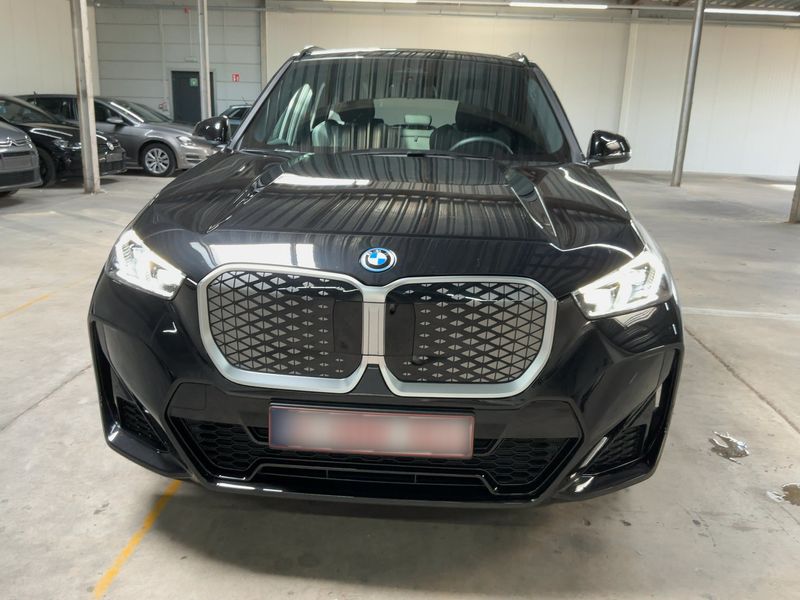 BMW iX1 xDrive 30 M Sport — zdjęcie 9