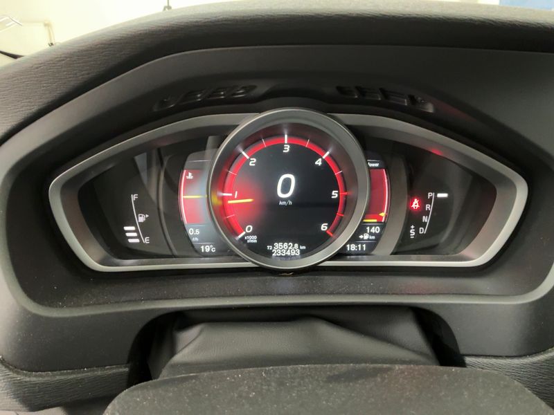 Volvo V40 2.0 D2 Momentum — zdjęcie 13