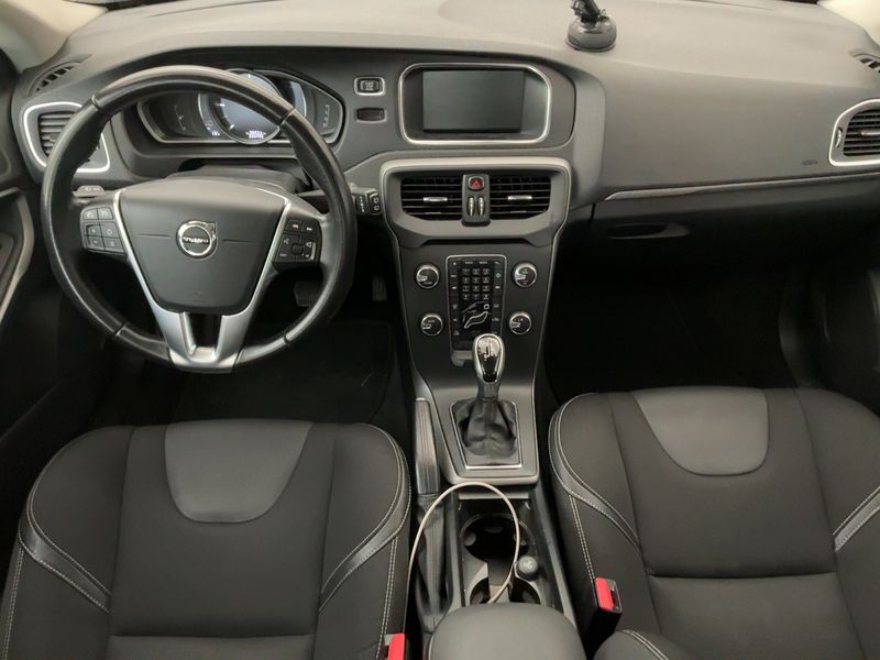 Volvo V40 2.0 D2 Momentum — zdjęcie 12