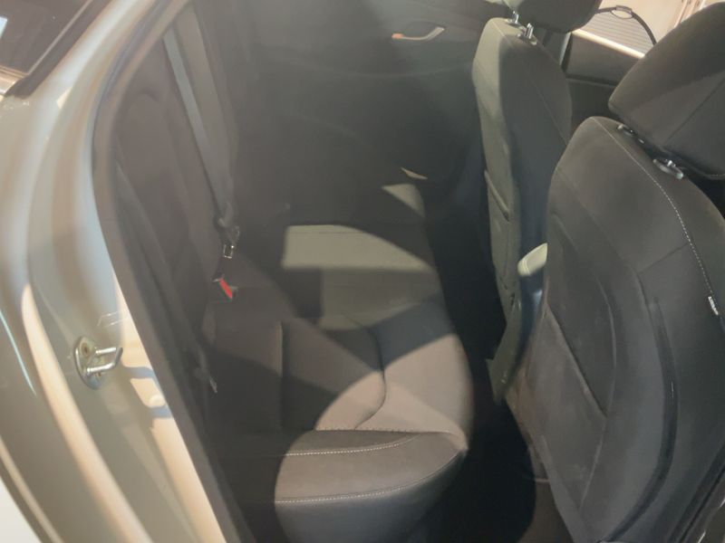 Hyundai i30 1.4 TGDI Style — zdjęcie 14