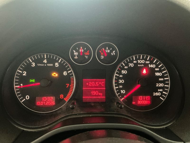 Audi A3 Sportback 1.6 FSI Ambition — zdjęcie 4