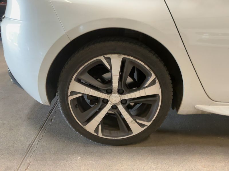 Peugeot 308 2.0 Blue-HDi GT Line 2015 – снимка 9