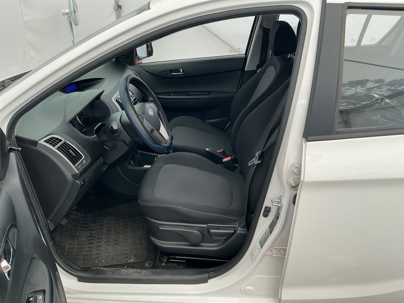Hyundai i20 1.2 FIFA World Cup Edition 2014 – снимка 3