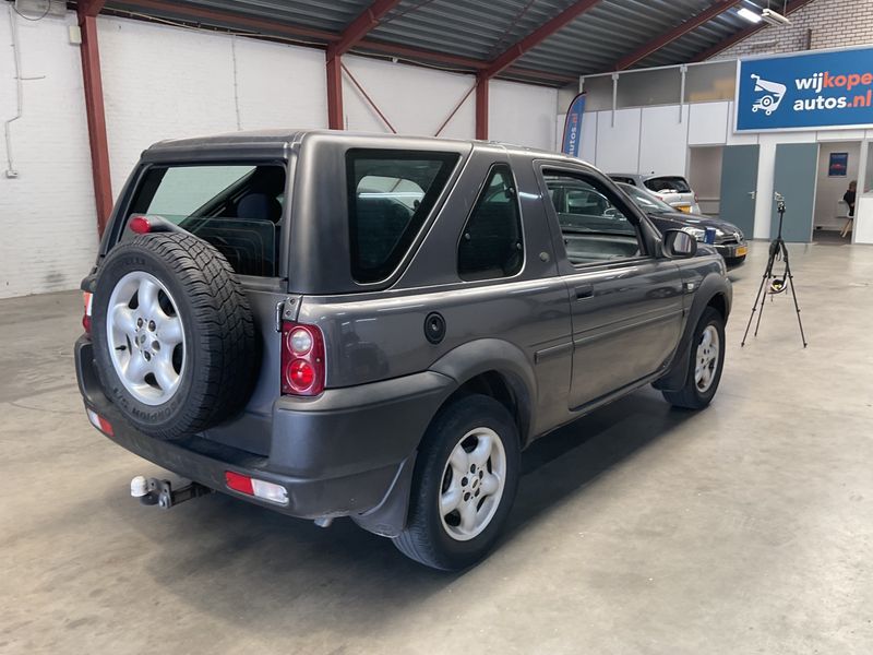 Land Rover Freelander 2.0 Td4 S — zdjęcie 2