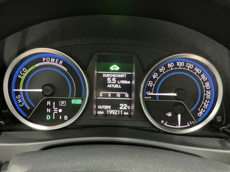 Toyota Auris Touring Sports 1.8 Hybrid Edition — zdjęcie 13