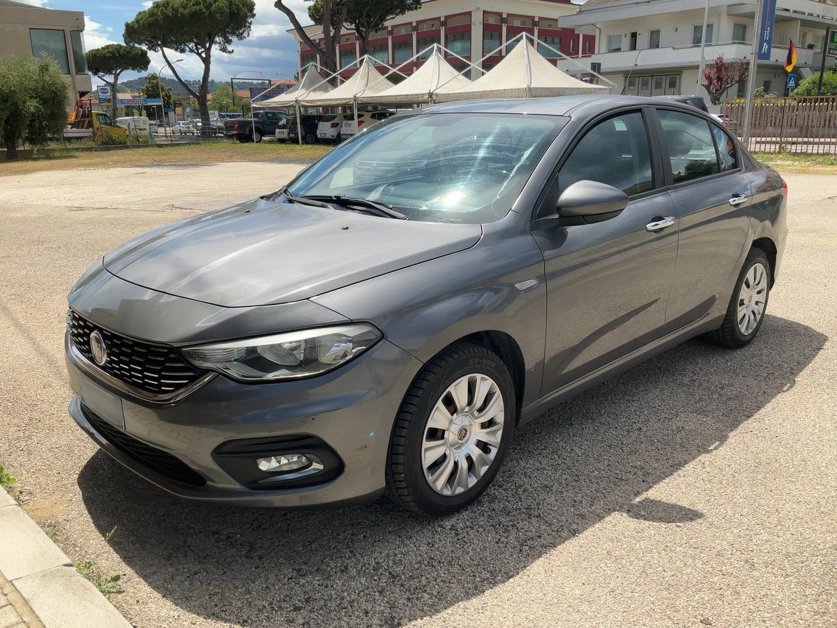 Fiat Tipo 2017 — photo 1