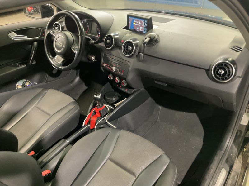 Audi A1 1.4 TFSI Ambition — zdjęcie 12