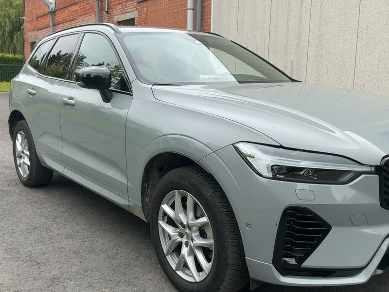 Volvo XC60 2.0 T8 Recharge Plug-in Hybrid Plus Dark AWD — zdjęcie 8