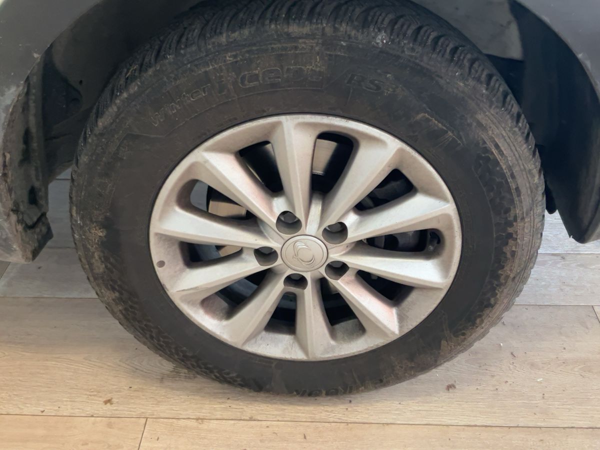Ssangyong Korando 2015 — photo 12
