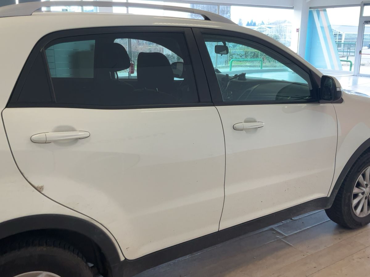 Ssangyong Korando 2015 — photo 11