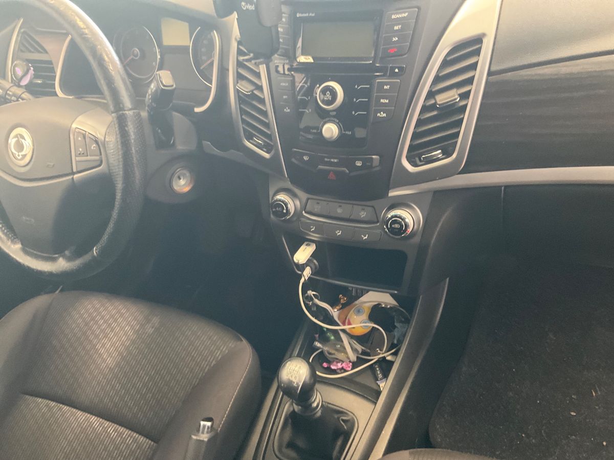 Ssangyong Korando 2015 — photo 29