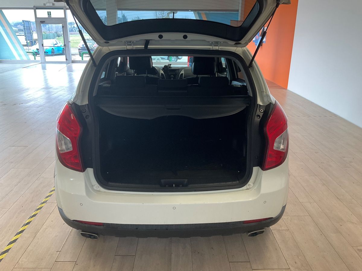 Ssangyong Korando 2015 — photo 16