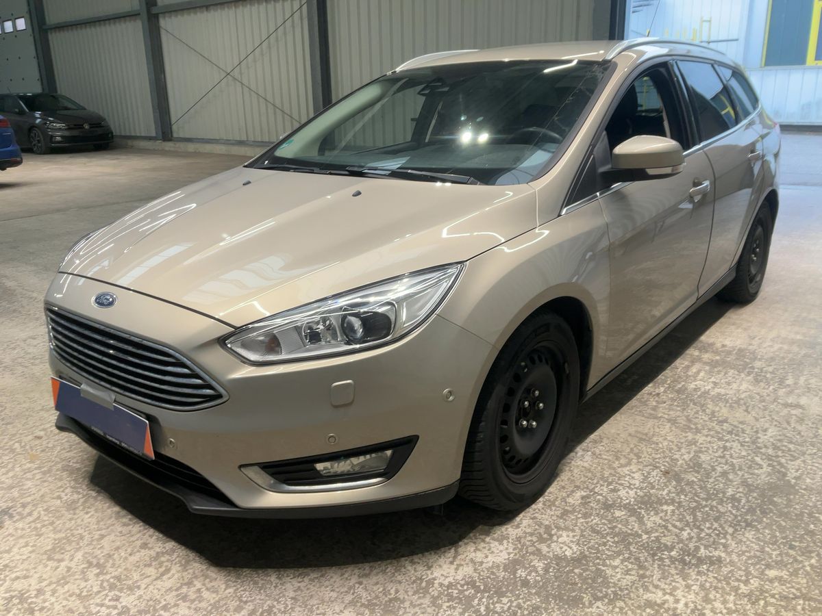 Ford Focus 2015 — photo 1