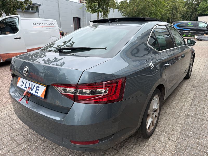 Skoda Superb 1.6 TDI Style — zdjęcie 5
