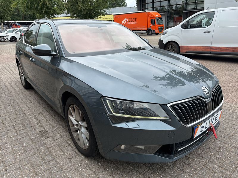 Skoda Superb 1.6 TDI Style — zdjęcie 6