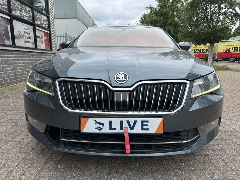 Skoda Superb 1.6 TDI Style — zdjęcie 7