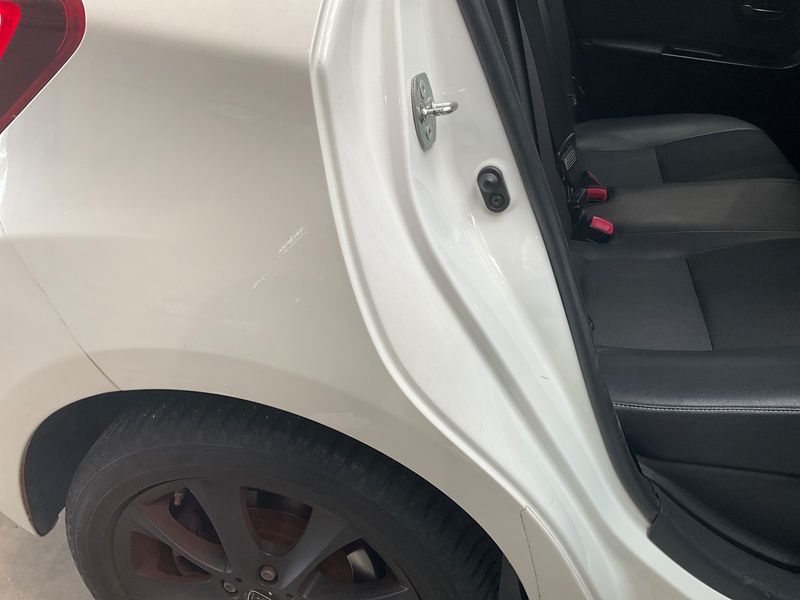 Toyota Yaris 1.5 Hybrid Club 2014 – снимка 23