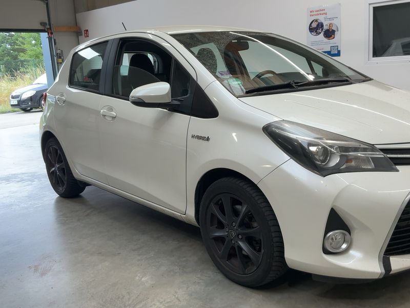 Toyota Yaris 1.5 Hybrid Club 2014 – снимка 12