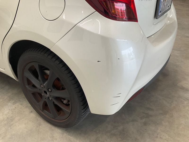 Toyota Yaris 1.5 Hybrid Club 2014 – снимка 32